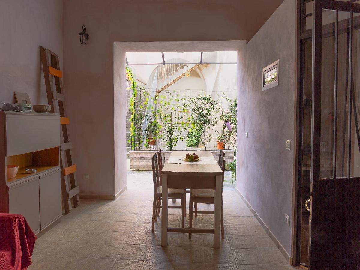 Al Vicolo Stretto Bed & Breakfast Santa Maria a Vico Exterior photo